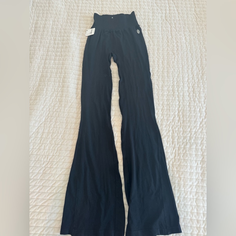 Free people flare legging - black - NWT - high rise -size XS / S - Picture 6 of 9